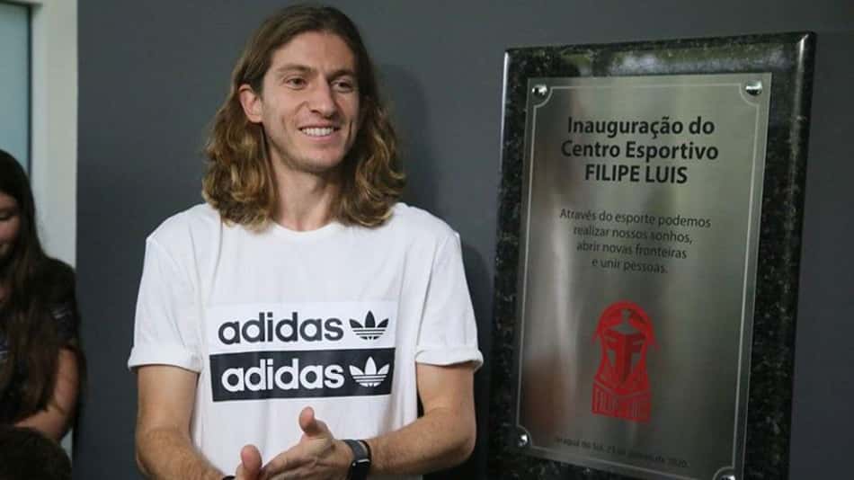 Filipe Luís inaugura complexo esportivo em Jaraguá do Sul