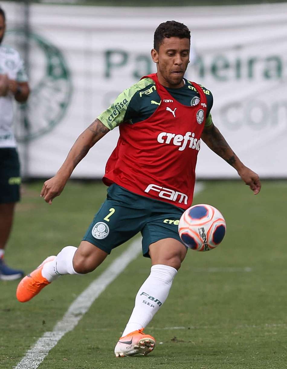 Marcos Rocha volta aos treinos, mas não viaja com Palmeiras à Argentina