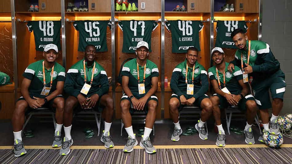 Em dois meses, Palmeiras utilizou mais a base do que em 2019 inteiro