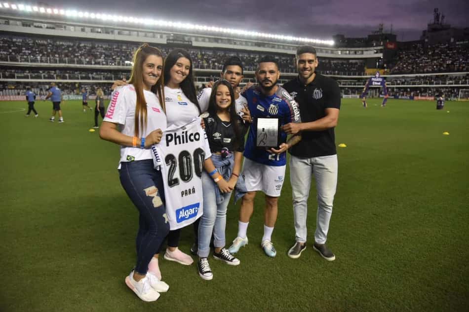 Pará cita privilégio em completar 200 jogos pelo Santos: 'Uma honra'