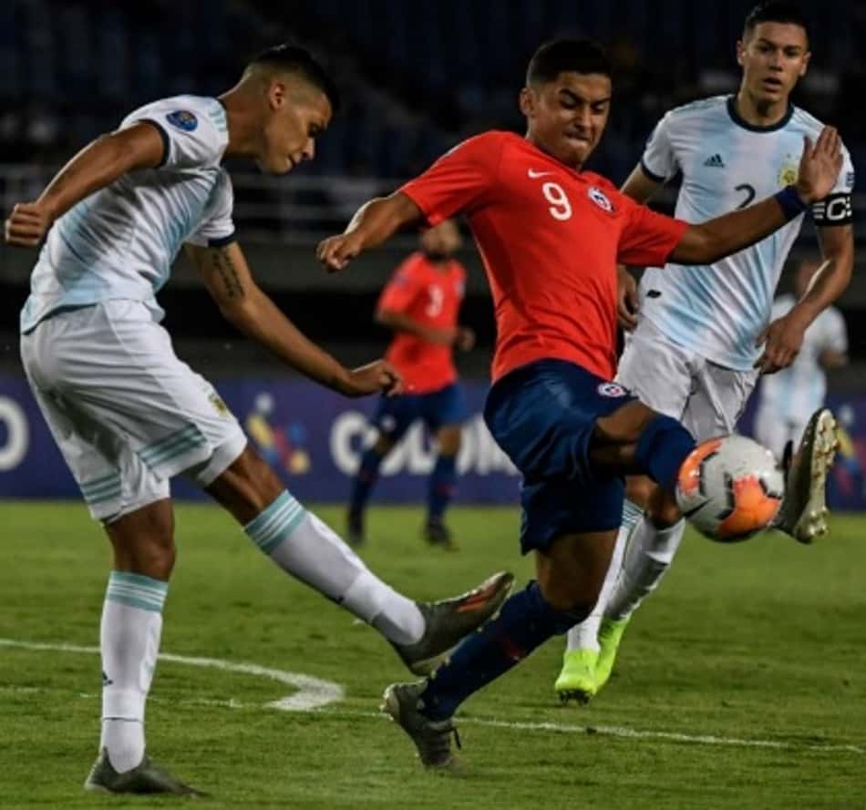 Argentina derrota o Chile e segue 100% no Pré-Olímpico