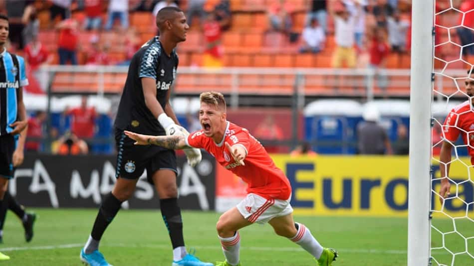 Autor do gol de empate, Guilherme Pato vibra com título: 'Passa um filme'