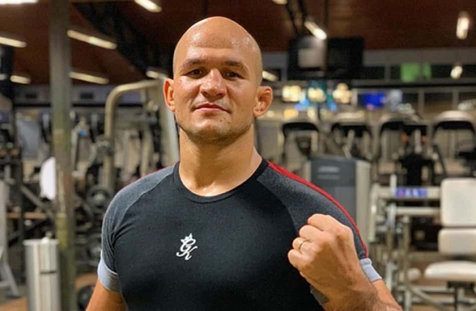 Ex-campeões, Cigano e Dos Anjos lideram card do UFC Raleigh