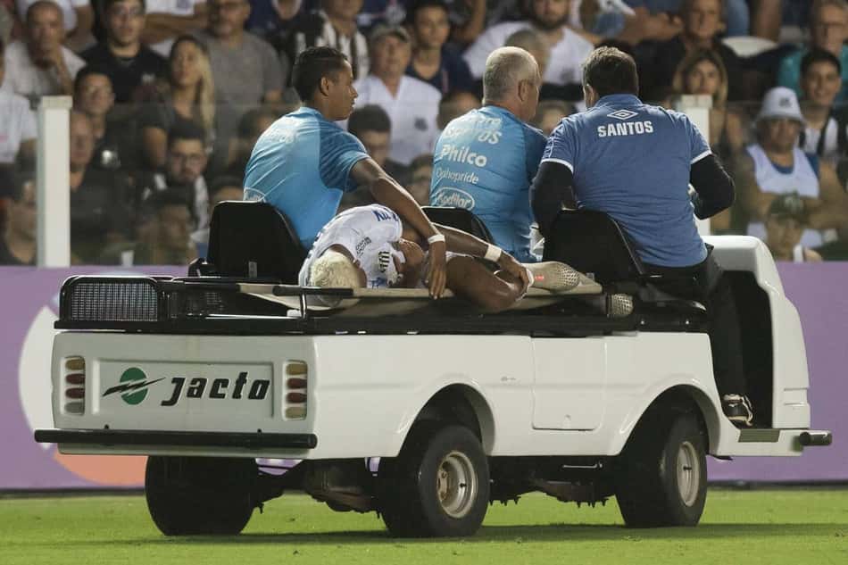 Marinho avança em transição, mas Santos ganha novas dúvidas