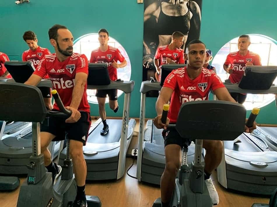 São Paulo treina em Araraquara com foco em recuperação e academia