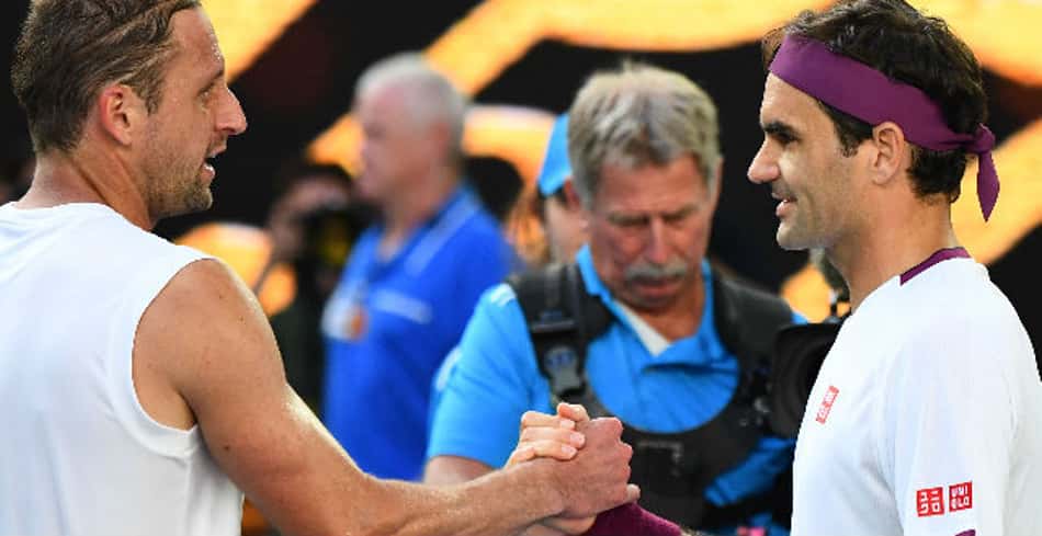 Sem vacina e sem isenção, americano desiste do Australian Open