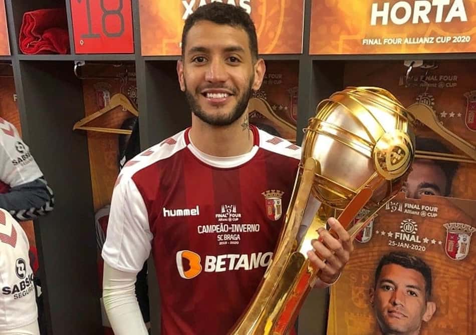 Ex-São Paulo, defensor do Braga se arrisca no mercado financeiro