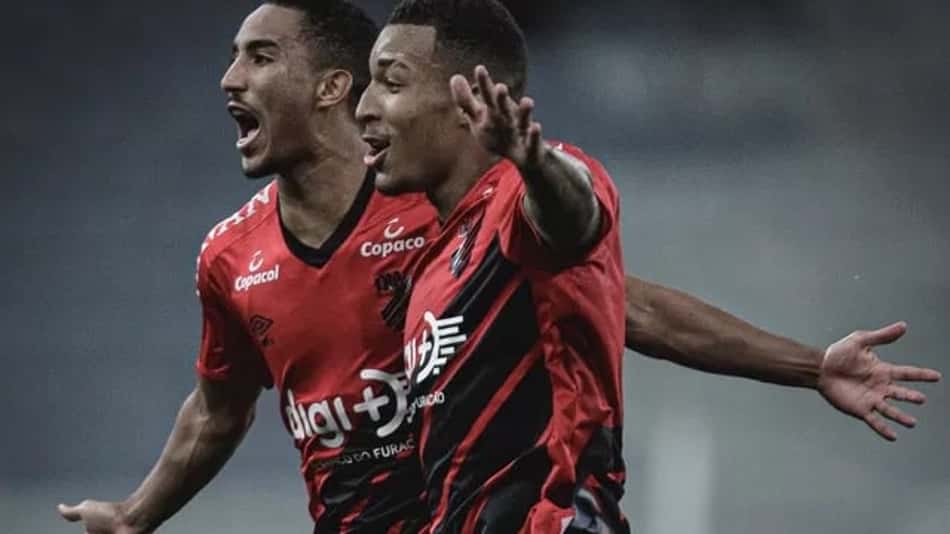 Christian atribui intensidade do Athletico ao trabalho de Eduardo Barros
