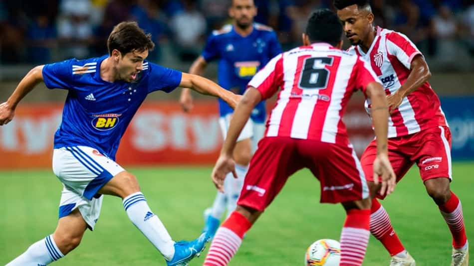 Em jogo duro, jovem time do Cruzeiro derrota o Villa Nova no Mineirão