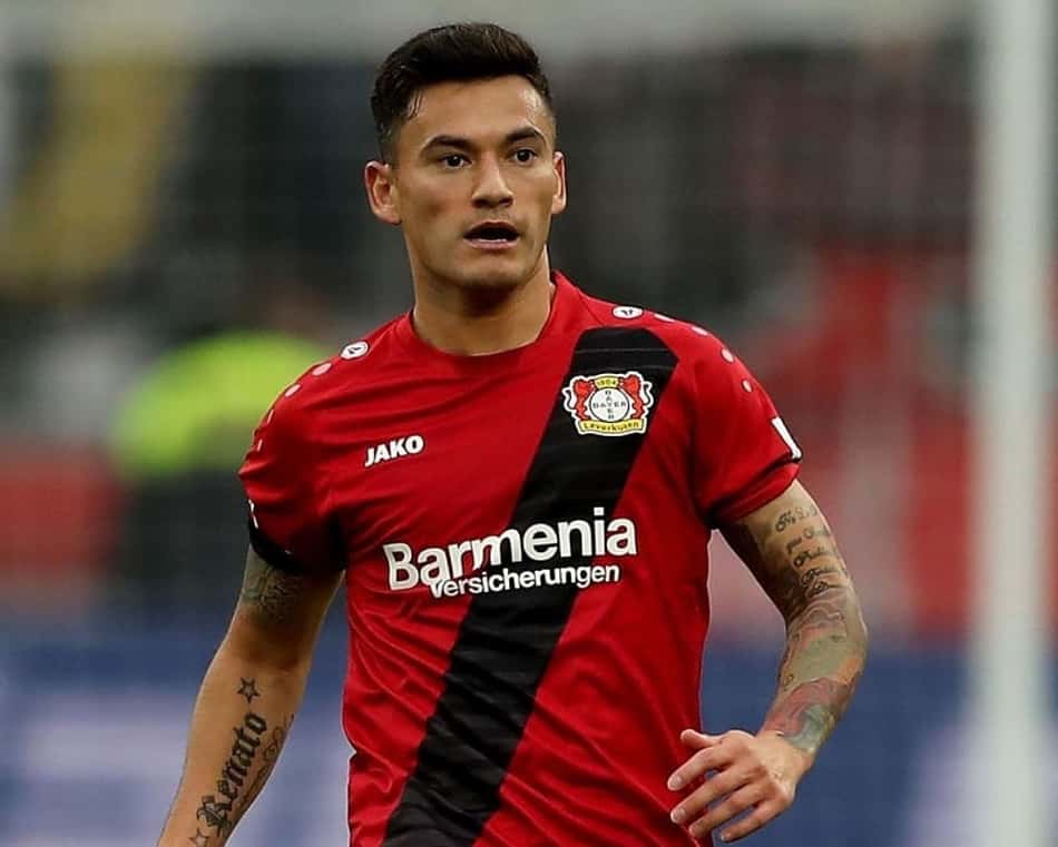 Meia ex-Inter toma decisão inusitada na Alemanha