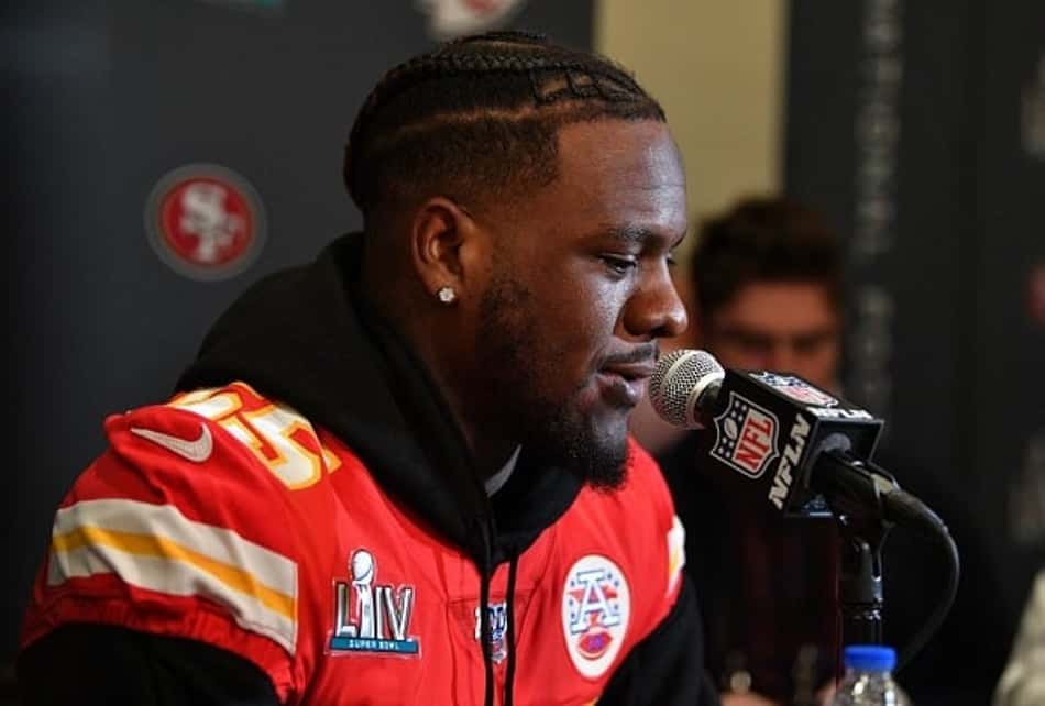 Super Bowl LIV: Frank Clark pede 'foco total' contra o forte ataque terrestre dos 49ers