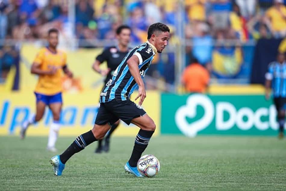 Jhonata Robert faz exames e deve ser apresentado como reforço pelo Cruzeiro ainda esta semana