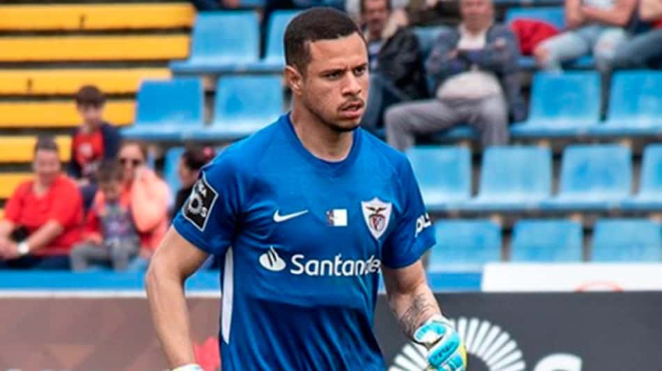 Facilidade com a bola nos pés: ex-treinador de João Lopes destaca característica do novo goleiro do Flu
