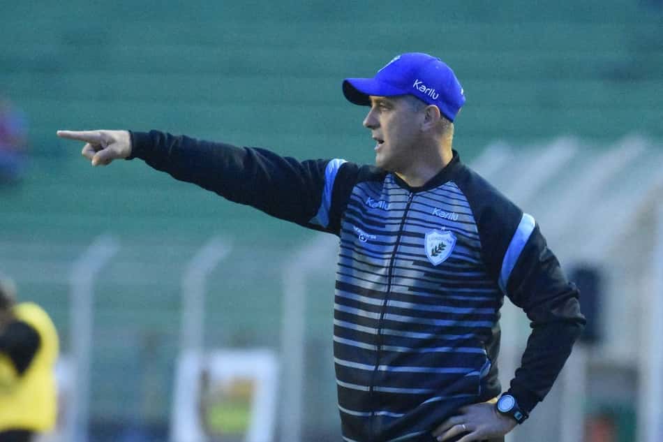 Técnico do Londrina, Alemão projeta 'partida muito difícil' contra o Coritiba