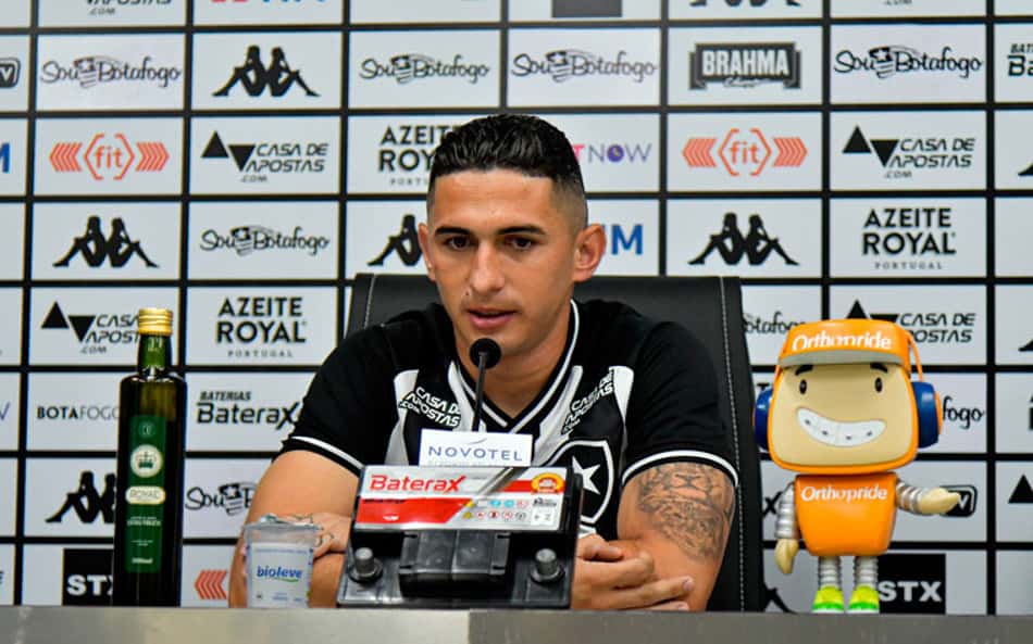 Agora no Botafogo, Danilo Barcelos fala sobre o Flamengo: 'Jogo que todo jogador quer jogar'