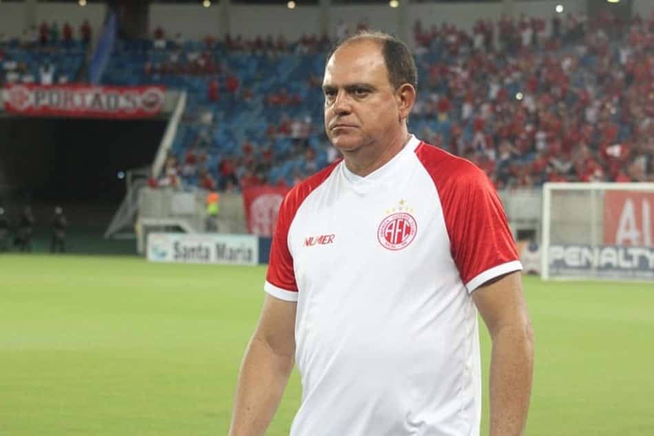 Técnico do América-RN projeta final do turno no Potiguar e 'maratona'