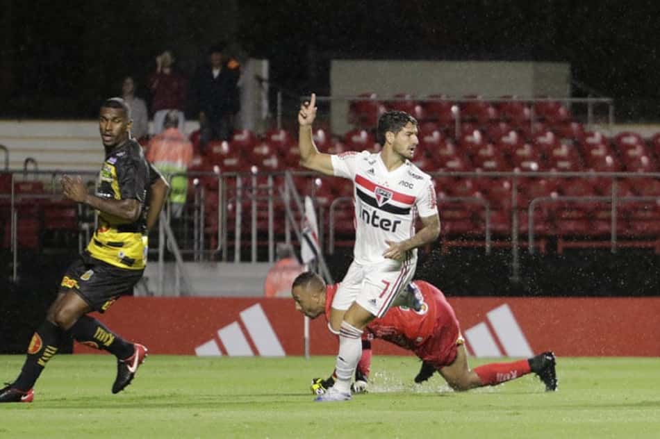 Arbitragem decide, e São Paulo empata com Novorizontino