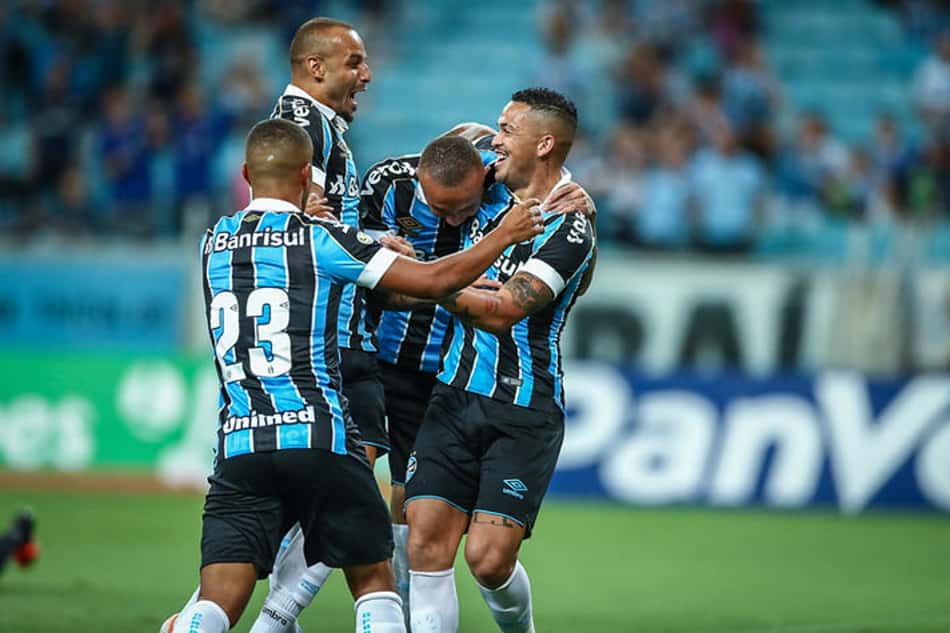 Na estreia de Thiago Neves e Diego Souza, Grêmio goleia o Esportivo