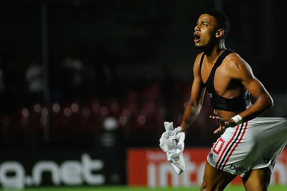 Herói do empate, Brenner diz: 'É o gol mais importante desde que cheguei'