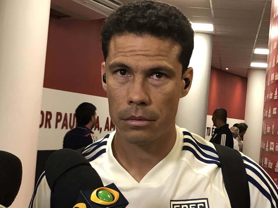Volpi e Hernanes evitam falar sobre árbitro: 'Para não ser suspenso'