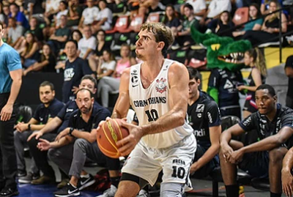Corinthians perde e Franca pressiona o Flamengo na rodada do NBB