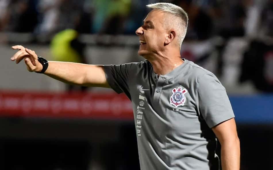 Torcida do Corinthians sai em defesa de Tiago Nunes nas redes sociais