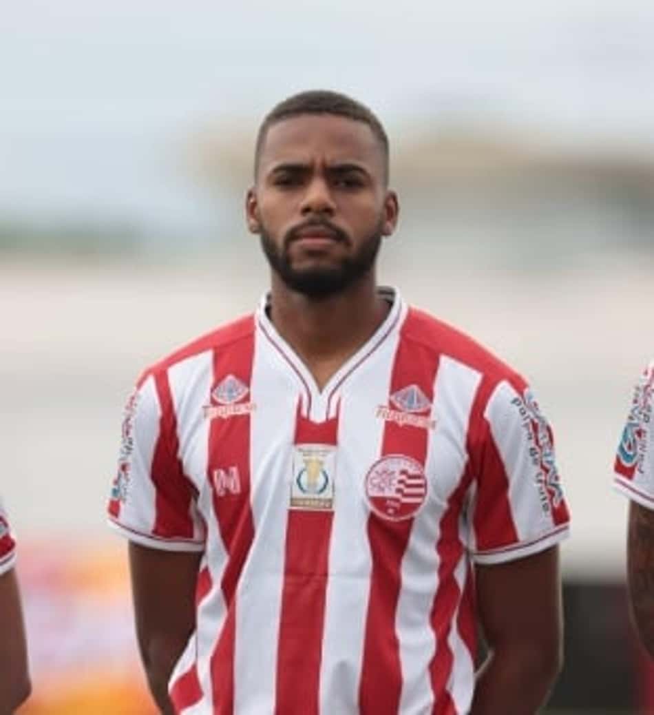 Promessa na base do Náutico, Williams ganha oportunidades e promete lutar por espaço