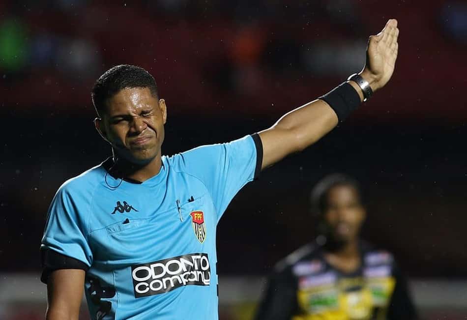 Afastado pela FPF por erros no Morumbi, árbitro trabalha em jogo do Novorizontino na Copa do Brasil