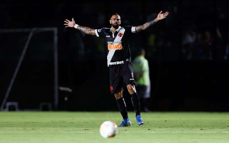 Castan relata rotina em casa, pede paciência e elogia cartilha do Vasco