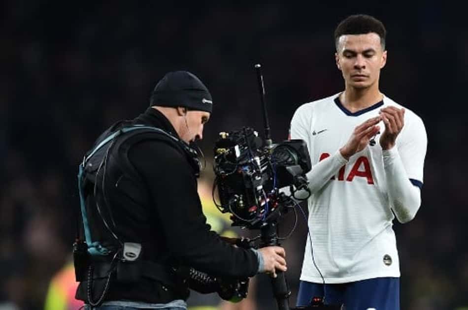 Dele Alli pode sofrer banimento da FA após vídeo zombando o surto de coronavírus