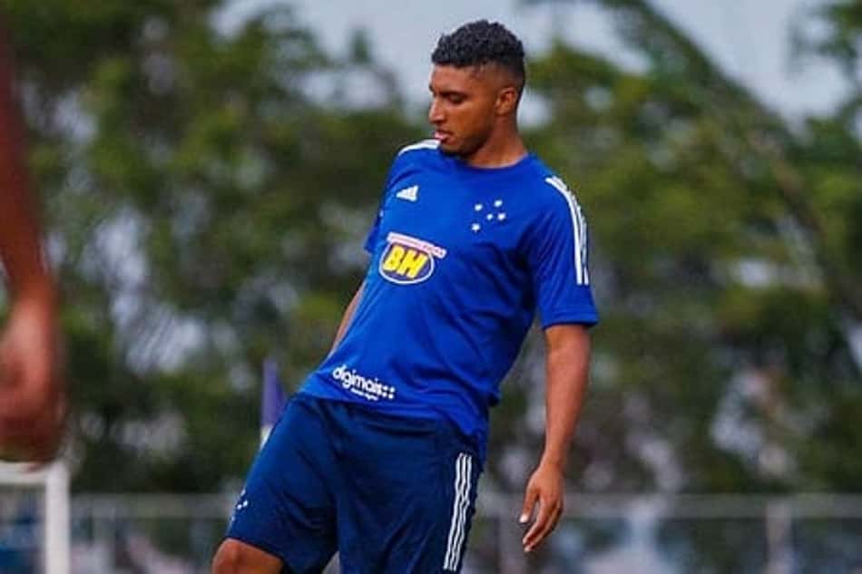 Duílio explica negociação do volante Ederson: 'Jogador que interessa'