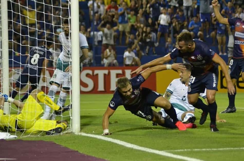 Na Sul-Americana, Sol de América bate Goiás pela vantagem mínima em Assunção