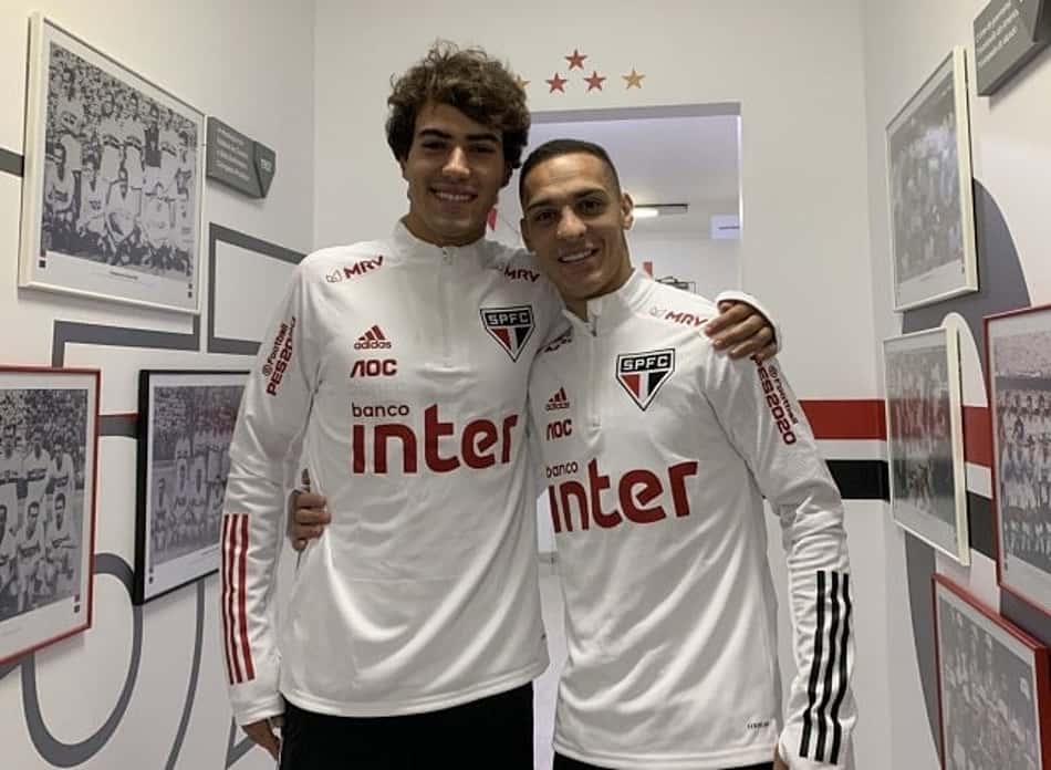 Com Igor Gomes e Antony, São Paulo treina de olho no clássico de domingo