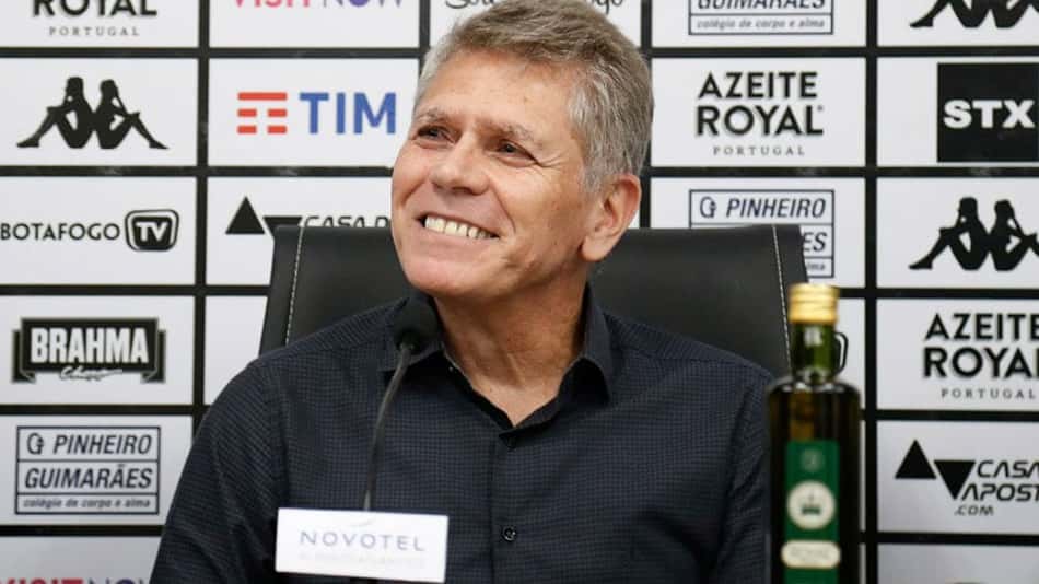 Paulo Autuori é apresentado no Botafogo: 'Tudo que sou no Brasil devo ao clube'