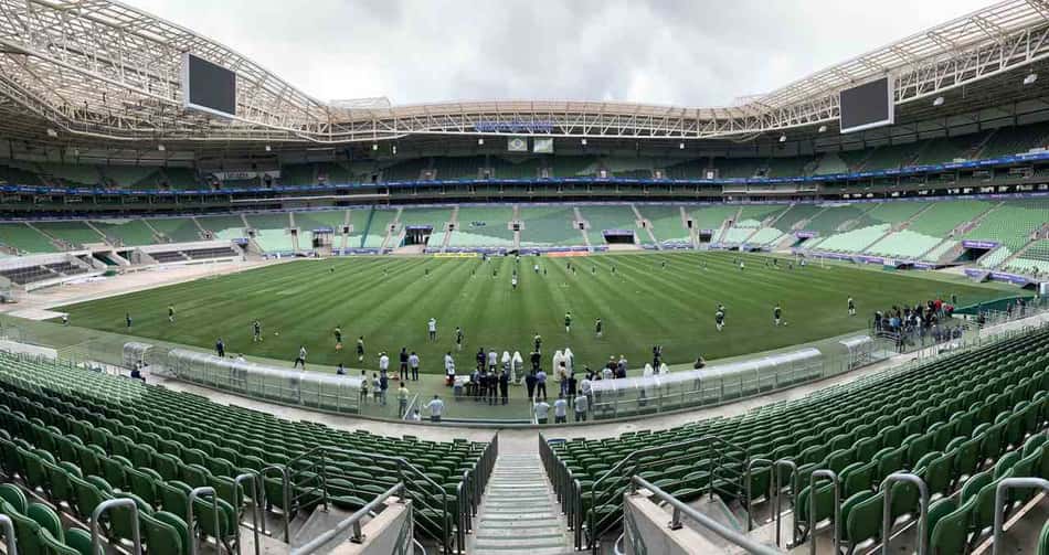Sub-17 e sub-20 do Palmeiras treinam no Allianz para 'assentar' gramado