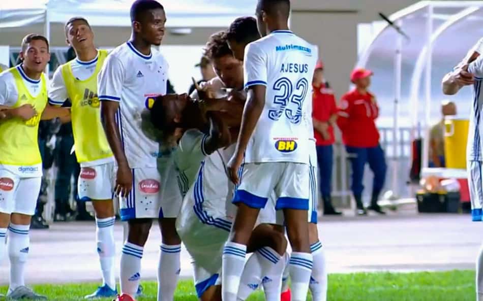 No sufoco, Cruzeiro empata com o São Raimundo-RR e avança para a segunda fase da Copa do Brasil