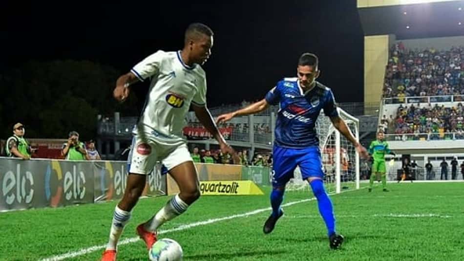 Adilson Batista admite que teve de recuar o Cruzeiro para evitar derrota