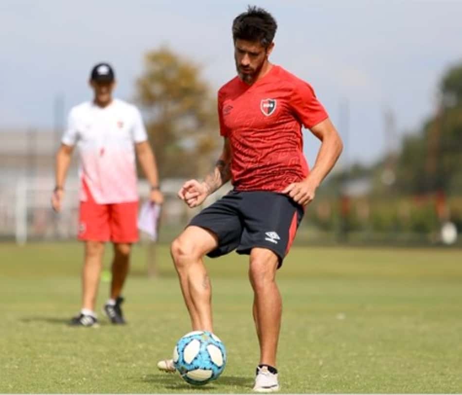 Pablo Pérez é apresentado ao Newell's Old Boys e dispara contra Independiente