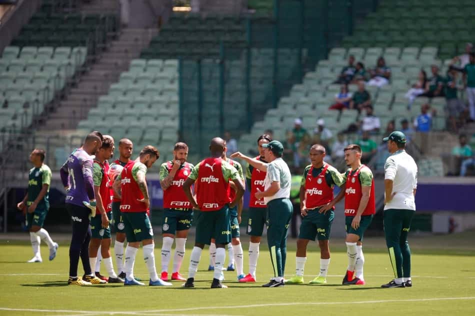 Luiz Adriano deixa treino no Verdão e é substituído por Scarpa; veja o time