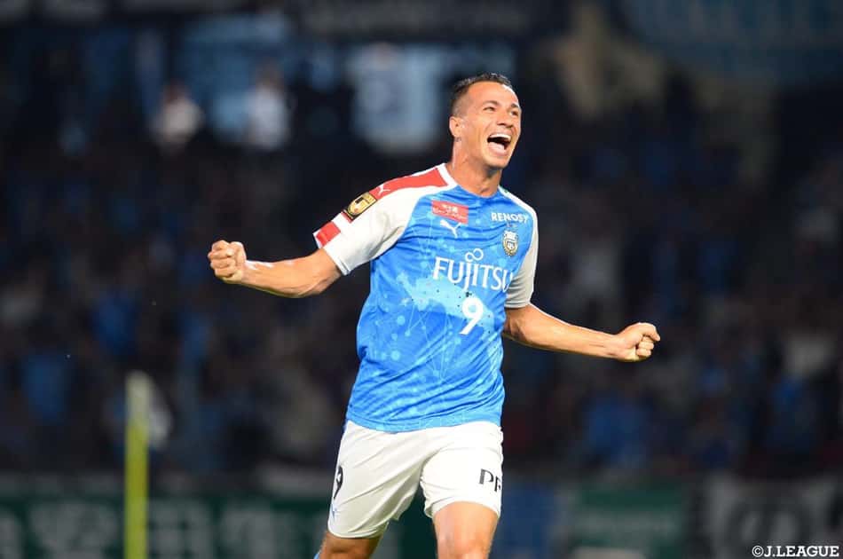 Um ano do gol do título: Leandro Damião se consolida no Japão