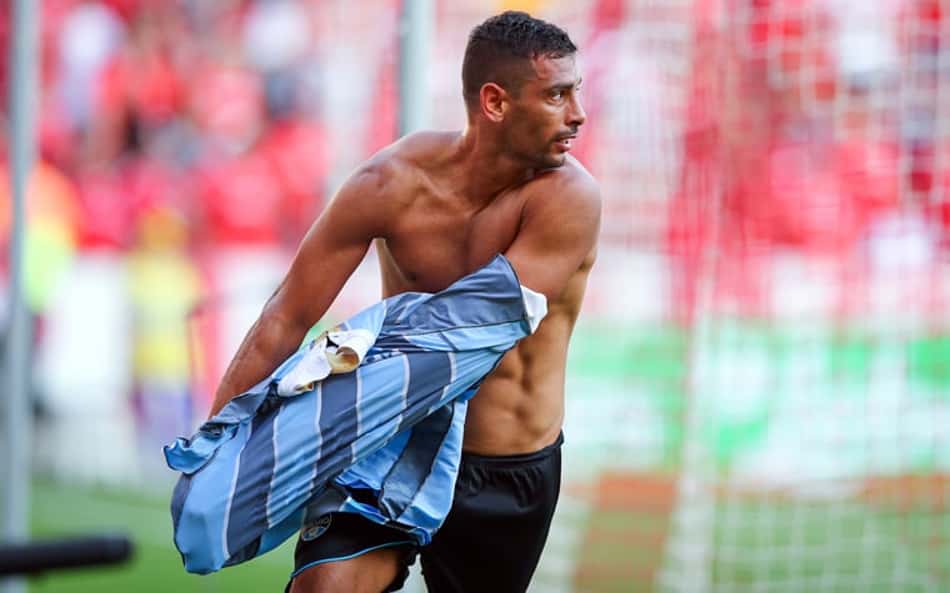 Autor de gol decisivo, Diego Souza destaca força do elenco gremista: 'Grupo merecedor'