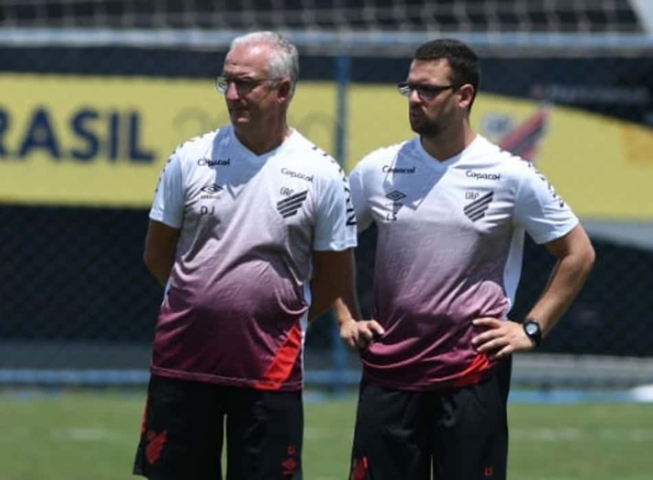 Dorival Júnior usa paralisação para ajustes no Athletico