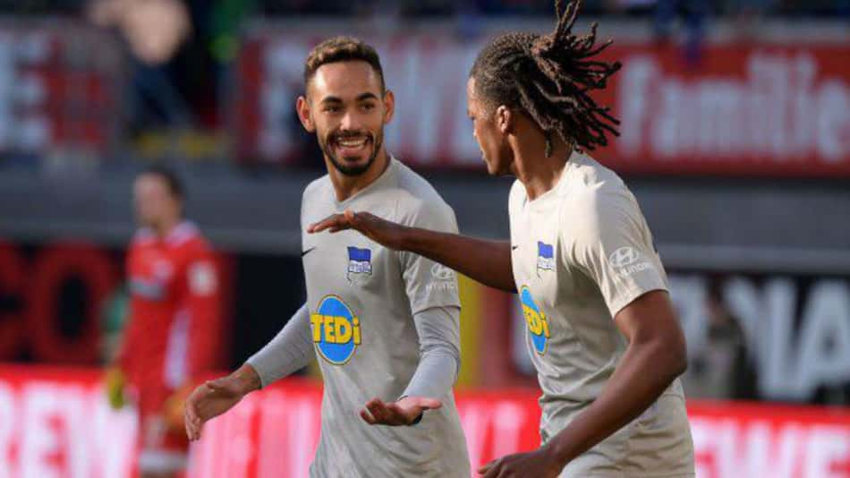 Jogador do Hertha Berlin testa positivo em exame para coronavírus