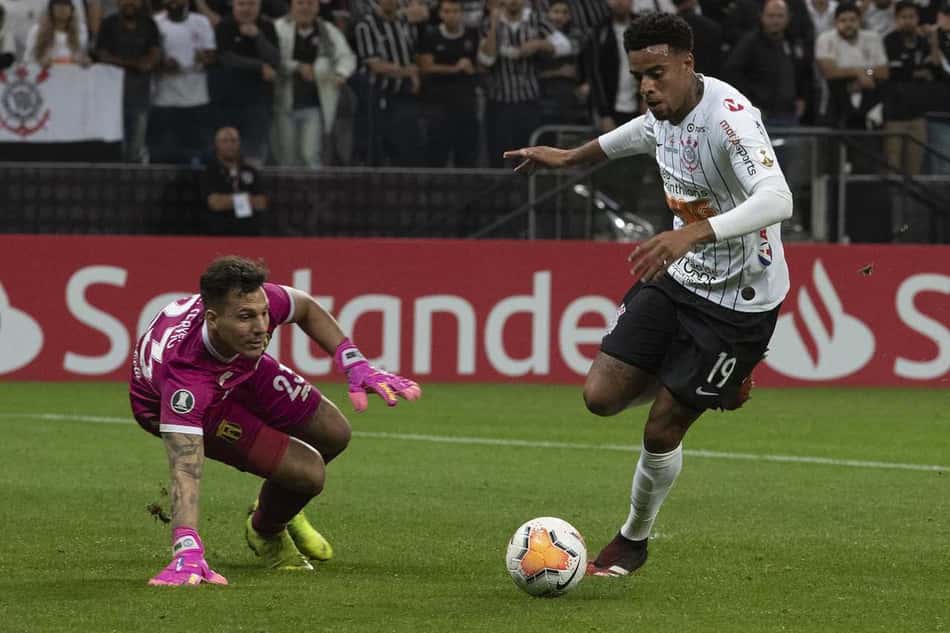 Entenda por que o Corinthians optou em liberar o atacante Gustagol