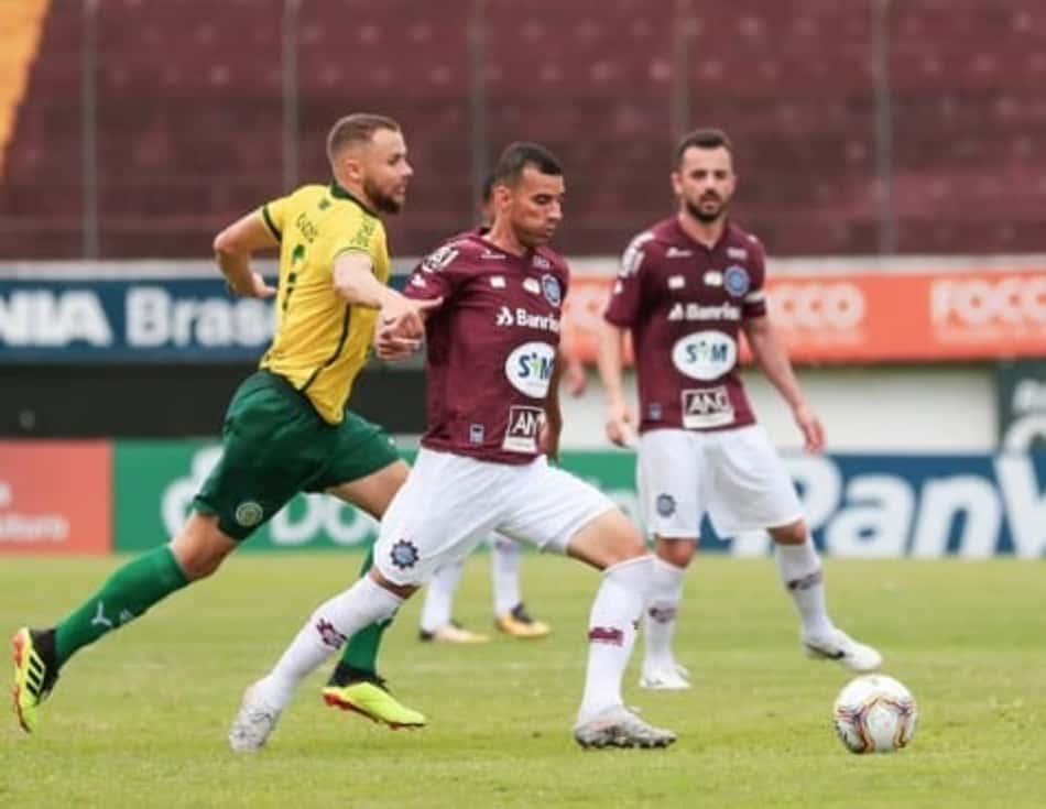 Com gol nos acréscimos, Caxias vence Ypiranga-RS e encara o Grêmio na final do Gauchão