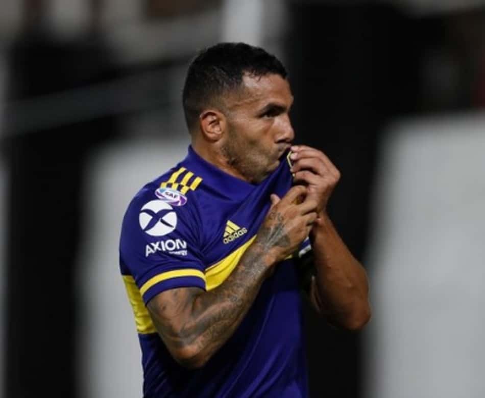 Com show de Tevez, Boca Juniors vence e continua na cola do River Plate