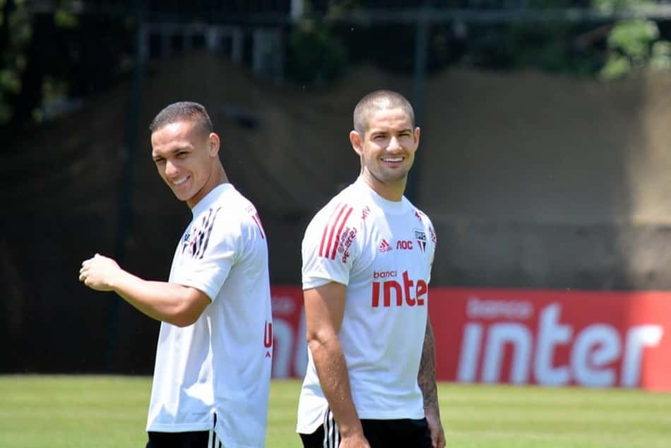 À espera de exames, Antony não treina com bola no São Paulo