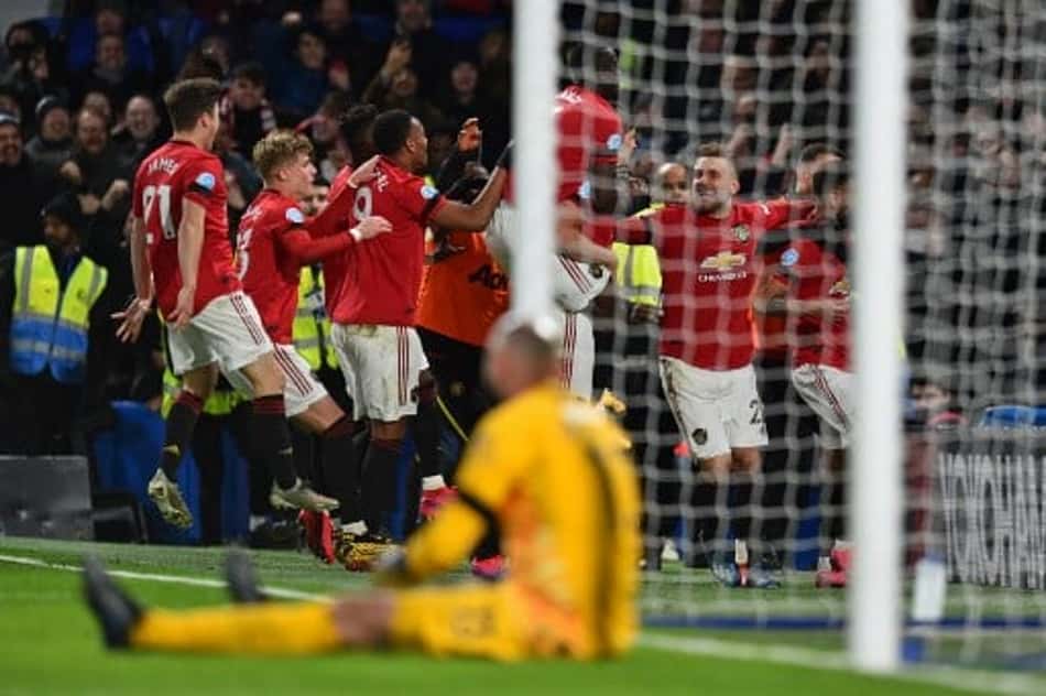 Com polêmica no VAR, United vence Chelsea e se aproxima do 'top four'