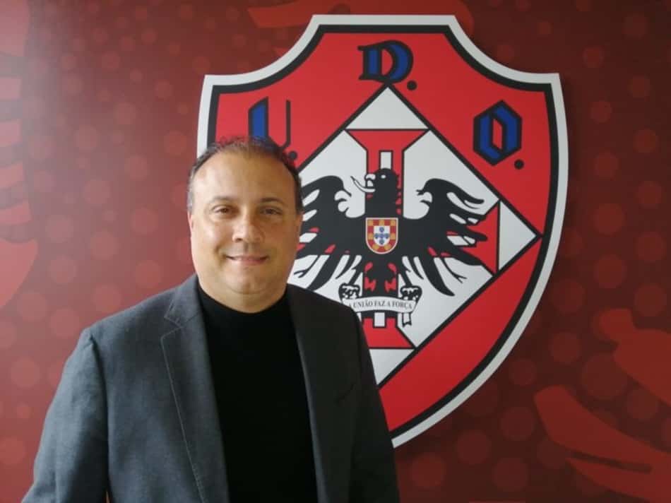 Ex-Galo e Seleção Sub-17 comenta sobre 'nova realidade' em Portugal
