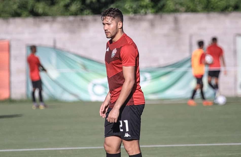 Pontuando que 'Vitória é grande demais pra ficar na Série B', Jean é oficialmente apresentado